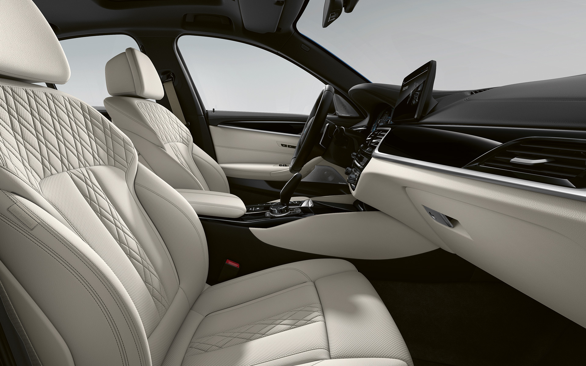 BMW 5 Series Sedan G30 Facelift 2020 interior in BMW Individual Full Merino leather – Smoke White