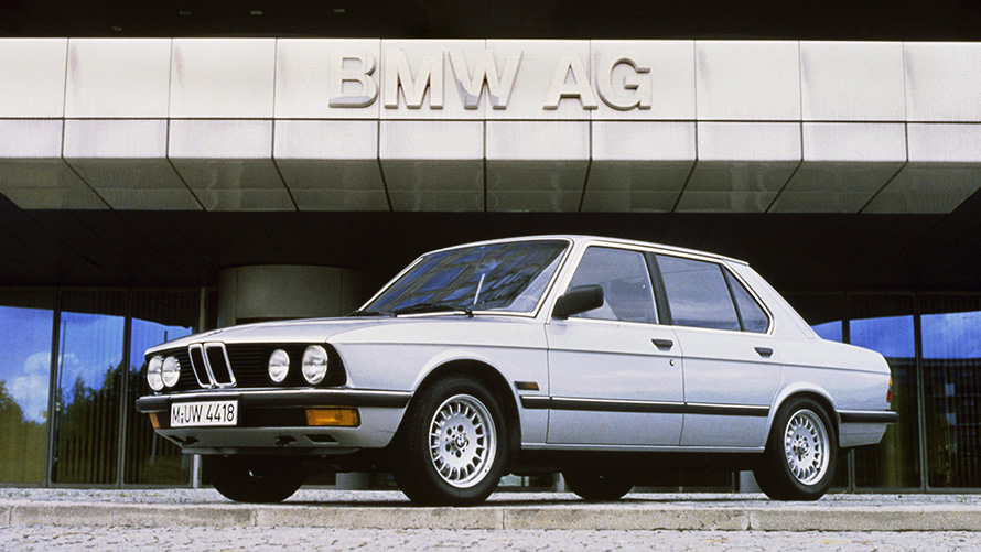 BMW 5 Series Sedan (E28) three-quarter side view standing BMW 5 Series Sedan (E28) three-quarter side view standing