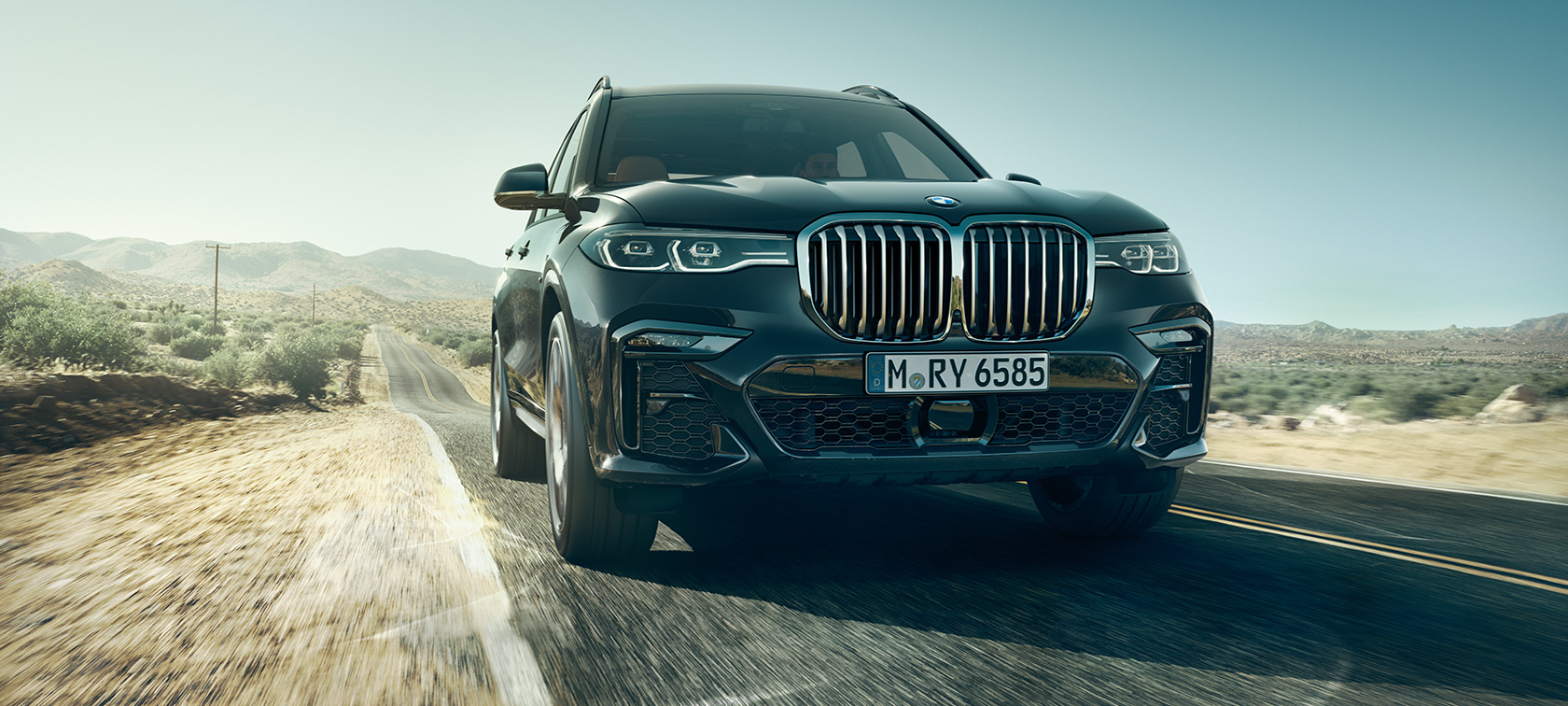 BMW X7 SUV G07, front view BMW X7 SUV G07 in front view