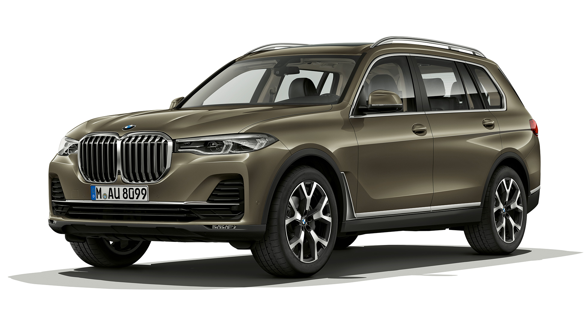 BMW X7 SUV G07 Standard equipment Studio shot of the BMW X7 SUV G07 three-quarter front view in Vermont bronze